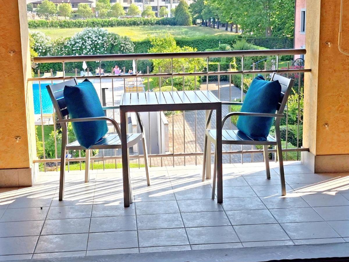 Dolce Blu Sirmione Apartment Rivoltella del Garda Ngoại thất bức ảnh
